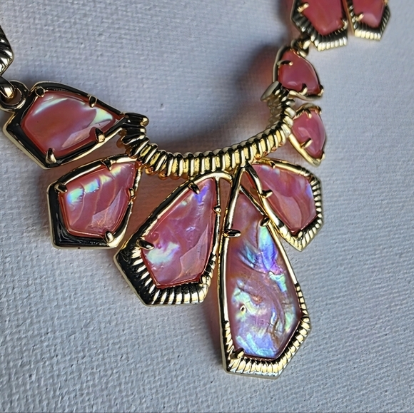 NEW Kendra Scott Layne Gold Statement Necklace Pink Iridescent Abalone - Picture 7 of 10